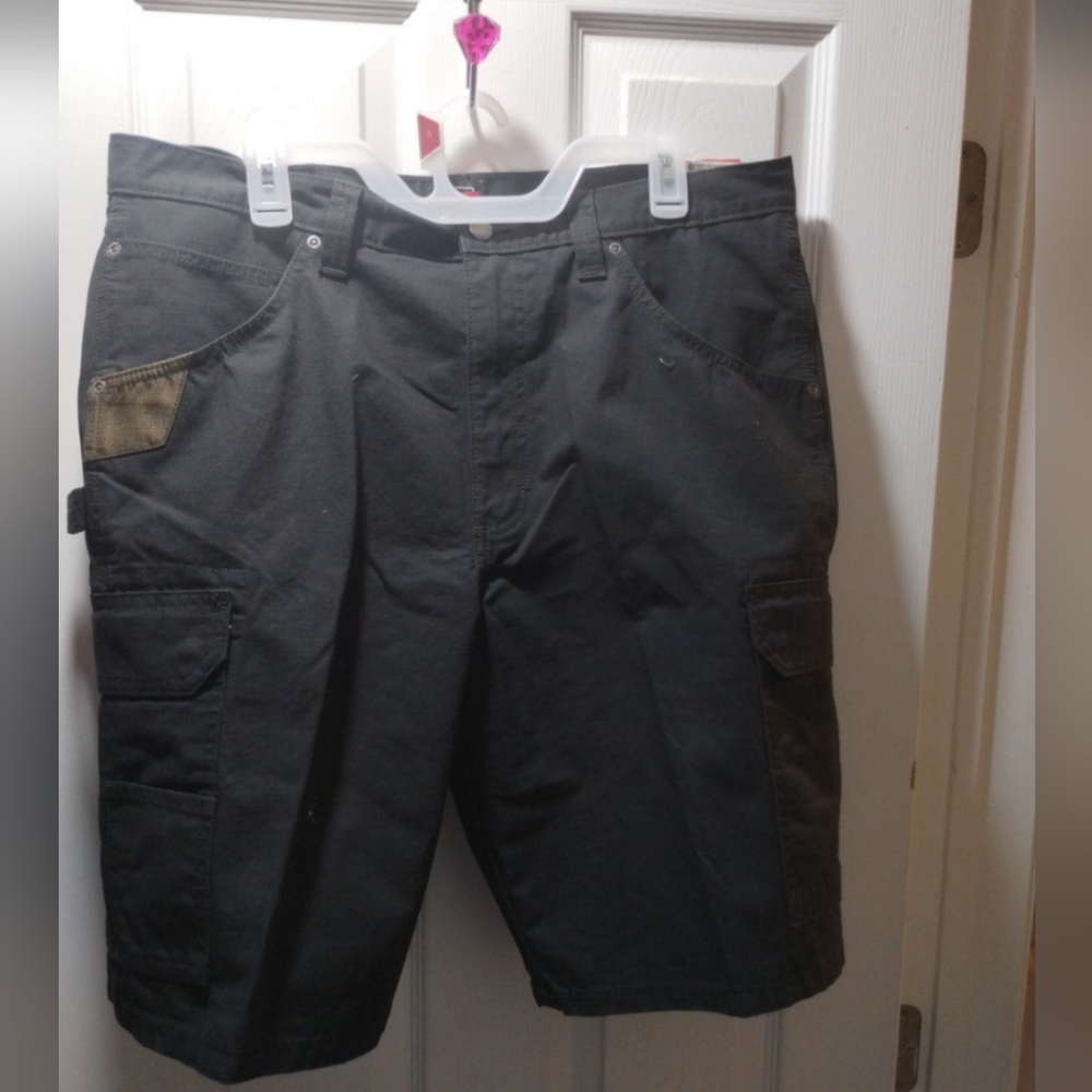 Wrangler cargo shorts